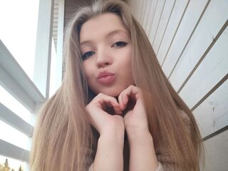 Livesex shows MaeHardcastle